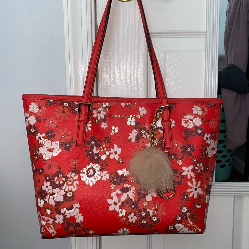 MICHAEL KORS Carry All Tote Floral Print Leather + BONUS Pom Pom Keychain